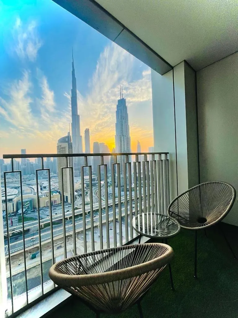 Downtown, Burj Khalifa Views, Dubai Mall Connected公寓