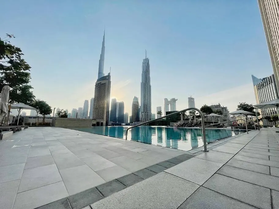 Downtown, Burj Khalifa Views, Dubai Mall Connected公寓 0*,  阿拉伯联合酋长国