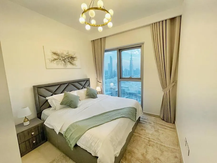 Apartamento Downtown, Burj Khalifa Views, Dubai Mall Connected 0*,  Emiratos Árabes Unidos