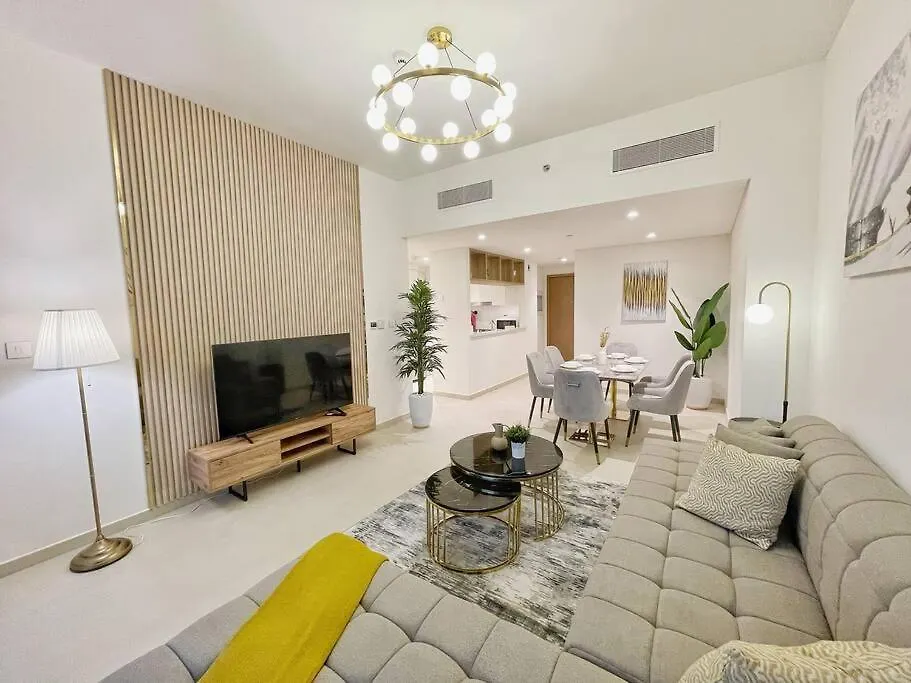 Downtown, Burj Khalifa Views, Dubai Mall Connected Apartment