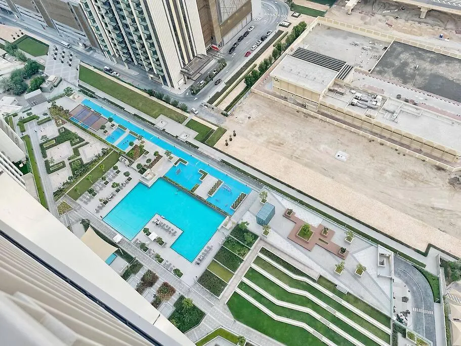 Downtown, Burj Khalifa Views, Dubai Mall Connected Apartment