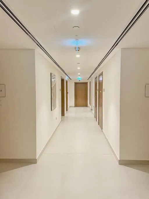 Downtown, Burj Khalifa Views, Dubai Mall Connected Apartment