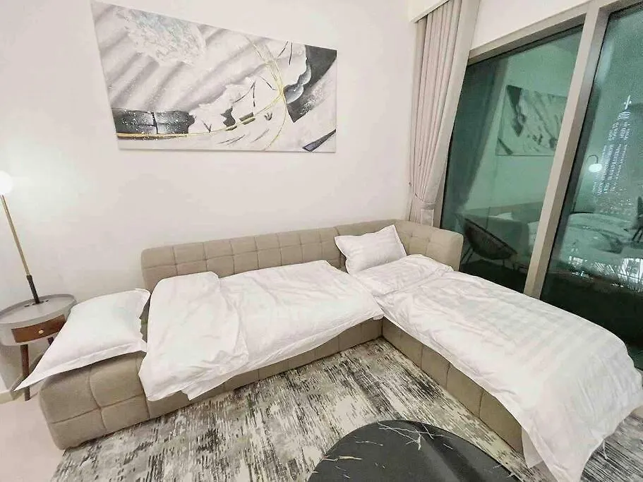 Downtown, Burj Khalifa Views, Dubai Mall Connected Apartment